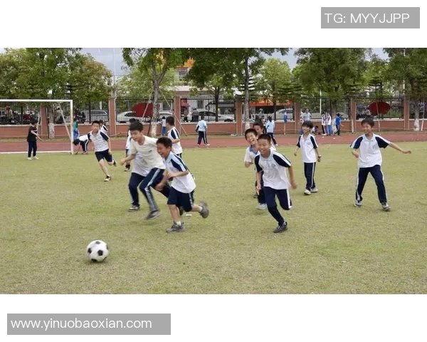 如何通过科学训练和系统管理培养未来足球巨星的全方位方法